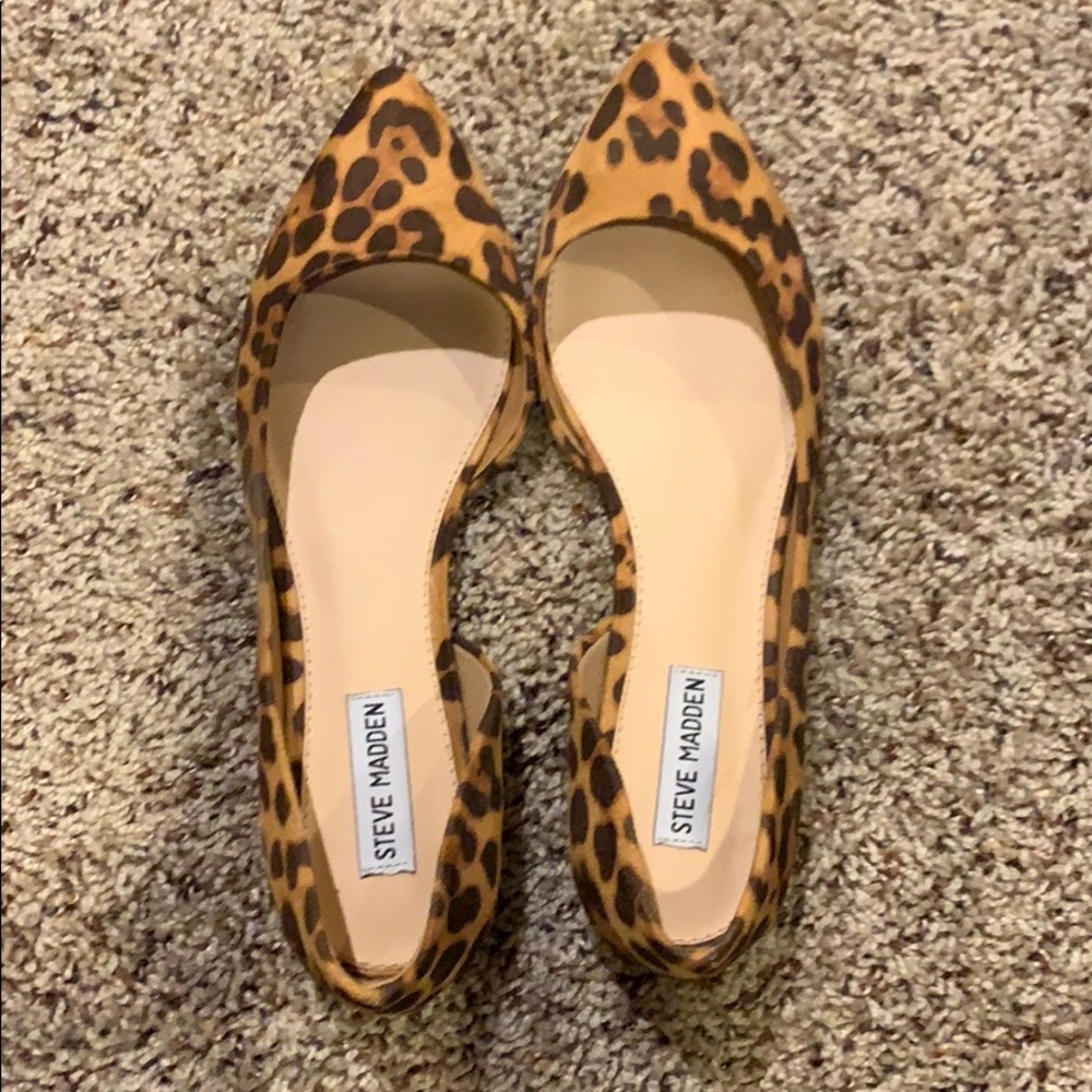 NWOT Steve Madden Isaak Leopard D’orsay Flats